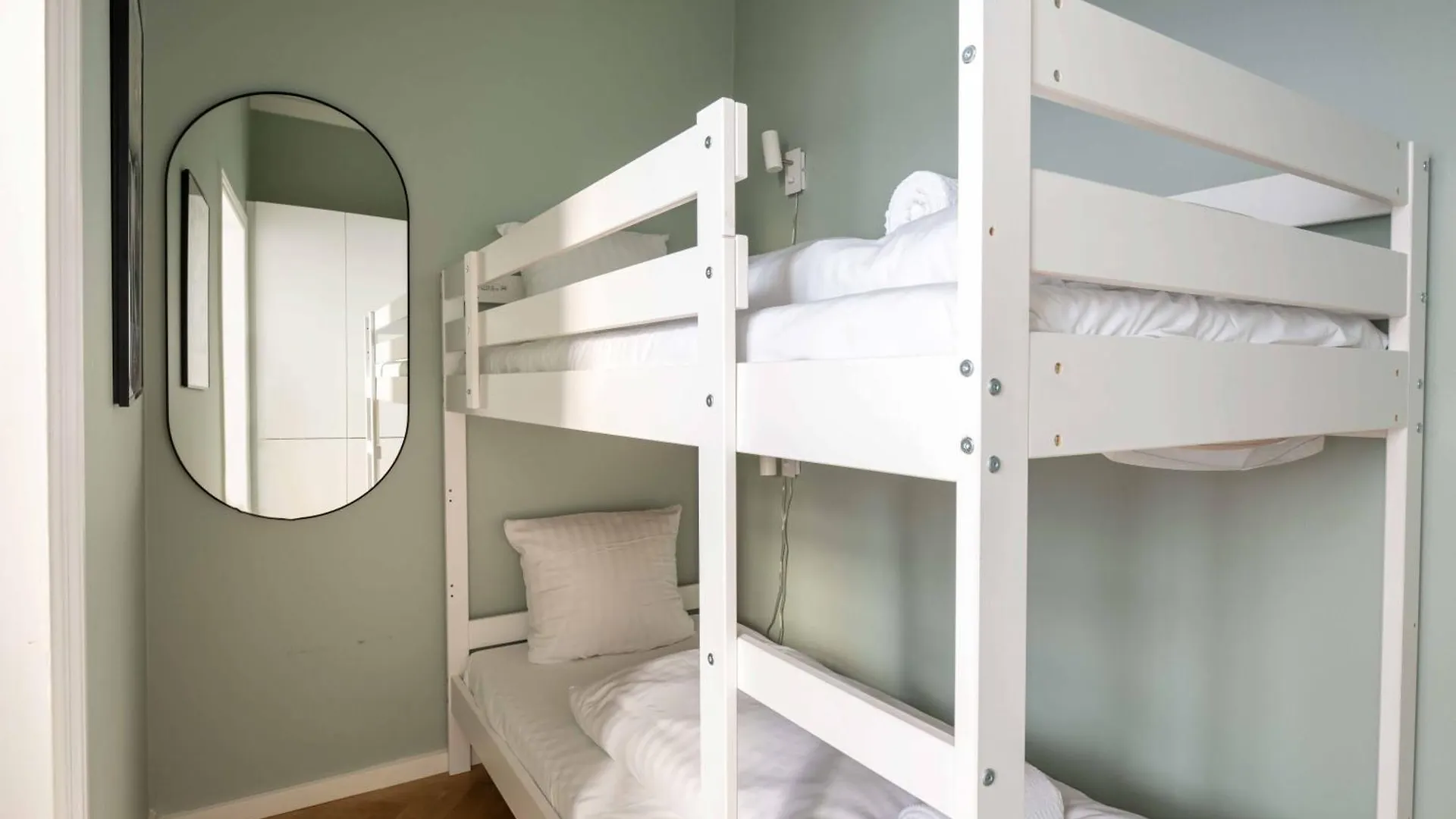 Lavish 4Br Apartment In The Heart Of Cph By The Canals Copenhagen Denmark
