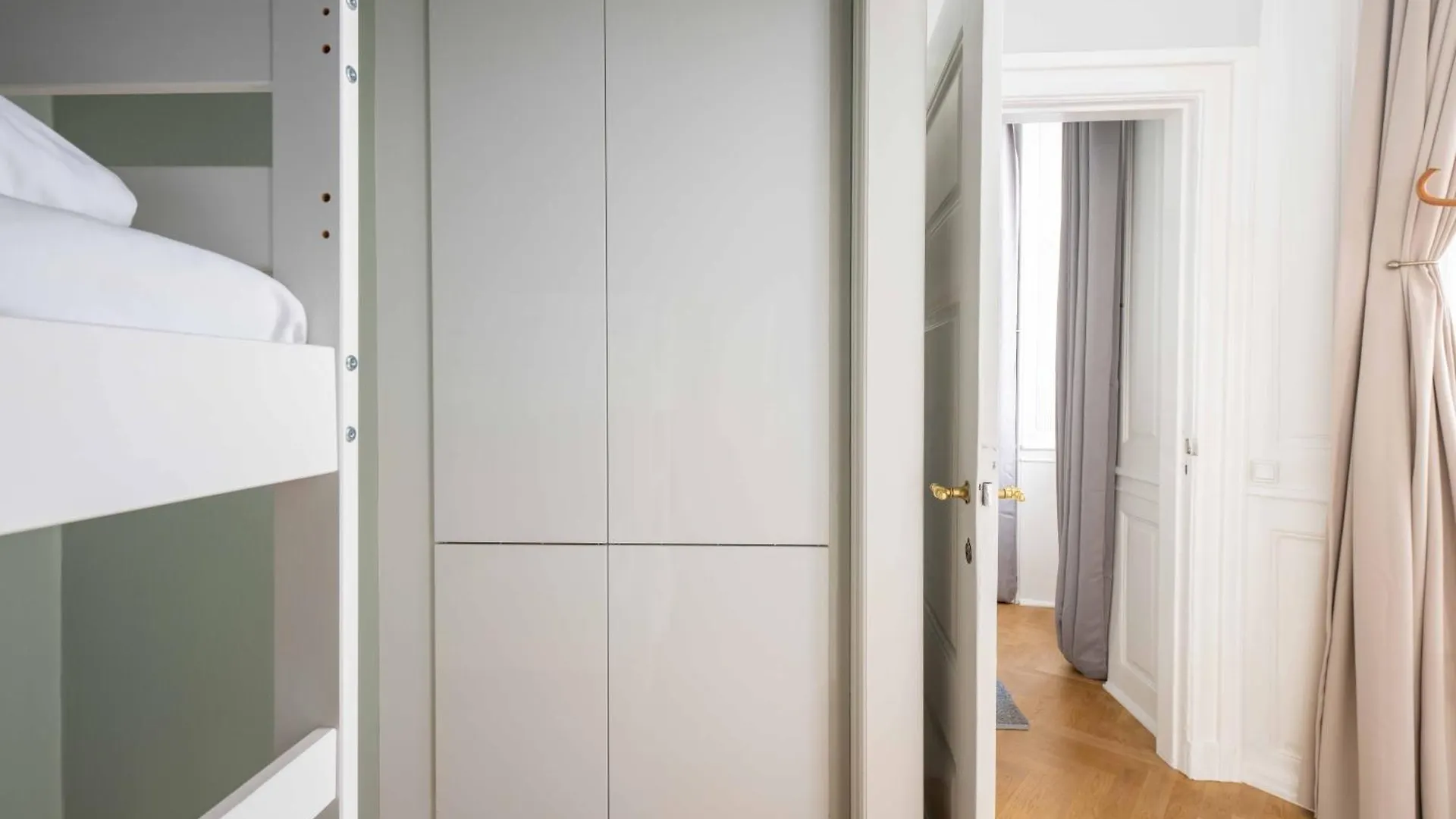 Lavish 4Br Apartment In The Heart Of Cph By The Canals Copenhagen Denmark